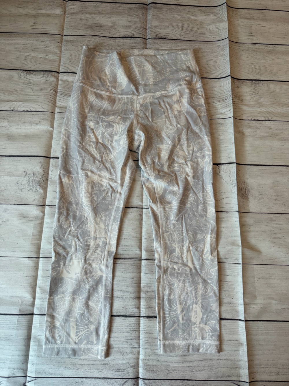 Women's Lululemon Light Gray Print Leggings